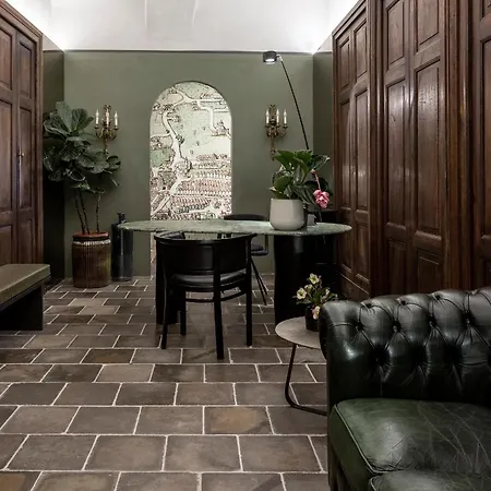 Goldenstern Townhouse